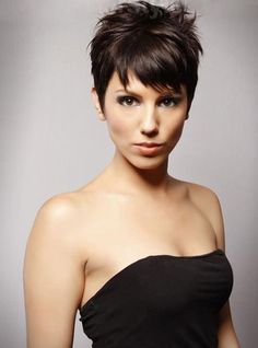 Super Short Pixie Cuts For Women / Short Hair styles and Cuts Messy Pixie Haircut, Crop Hair, Haircuts For Curly Hair, Legally Blonde, Short Hairstyle, Short Hair Styles Pixie