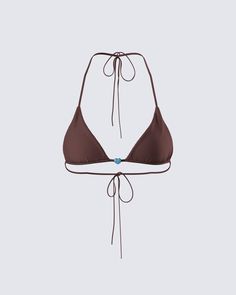 Turn heads and soak up the sun in this cheeky brown bikini top 🤎 Made from jersey fabric and complete with a turquoise heart trim, this piece is designed to make waves and leave a lasting impression - making it the perfect go-to for any poolside moment 😌 Triangle Top, Turquoise Heart, Jersey Fabric, Stella Mccartney