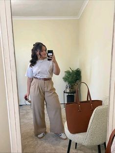 Curvy Business Casual Outfits Summer, Mid Size Fashion Workwear, Cute Plus Size Office Outfits, Midsize Smart Casual Work Outfit, Soft Core Outfits Plus Size, Old Money Outfits Plus Size Woman, Mid Size Elegant Outfits, Dress For Midsize Women, Elegant Classy Outfits Plus Size