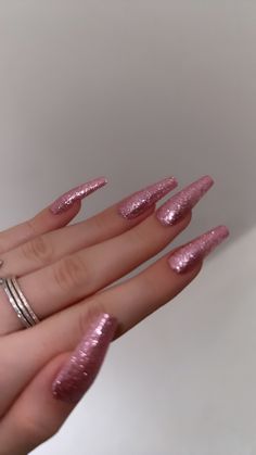 Stiletto Nails Pink, Glitter Stiletto Nails, Glitter Pink Nails, Pink Stiletto Nails, Acrylic Nails Almond Shape, Glitter Stilettos, Pink Glitter Nails, Nail Jewels, Almond Acrylic Nails