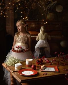 🍰 What we like best about Christmas is the preparations! 😋 When the family gets together to bake cakes, decorate the house listening to the piano... A charming moment, beautifully captured by @LesPetitsBonheursOfficiel✨🎄 . #bernardaud #noel #christmastable #teatime #familytime #porcelaine #porcelain #porcelainedelimoges #limoges #finechina #dinnerware #madeinfrance #placesetting #tabledecor #tablescape #tablesetting #artdelatable 📸 @liliroze @lespetitsbonheursofficiel Bake Cakes, Dessert Plates