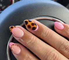 Fun Oval Nails, Fun Summer Almond Nails, Tortus Nail Designs, Pink And Leopard Nails, Fallnails Autumn, Autumn Nail Ideas, At Home Salon, Autumn Nail