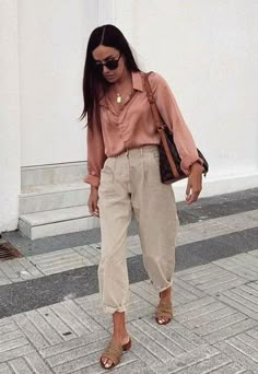 Slouchy Jeans, Spring Work Outfits, Summer Work Outfits, Mode Casual, Spring Outfits Women, Mode Inspo, Looks Chic, Work Outfits Women, Outfits Casual