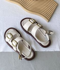 Features: Item Type: Babakud Women Summer Soft- Soled Leather Roman Sandals Upper Material: Cow Leather Sole Material: Rubber Heel Height: Low Heel (1- 3cm) Size: 35- 40 Color: Black, Beige Style: Casual, Classic, Retro Season: Summer, Spring Size Chart: Size Length cm inch 35 22.5 8.86 " 36 23 9.06 " 37 23.5 9.25 " 38 24 9.45 " 39 24.5 9.65 " 40 25 9.84 " Size Tips: For customers with wider feet, or a higher instep, we recommend sizing up to ensure a comfortable fit. Please consider your foot w Summer Soft, Roman Sandals, Loafer Slippers, Beige Style, Beige And Black, Shoe Boot Sandals, Vest Shirt, Rubber Heels, Boot Sandals