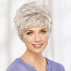 perruques de cheveux noirs bruns courts avec une frange ombre perruques coupe lutin noir pour vieille dame femmes mélangées brun foncé met en évidence perruques synthétiques shaggy en couches naturel de 2024 ? $20.99 Blonde Silver, Grey Hair Wig, Mom Hair, Celebrity Wigs, Ladies Cut, Grey Wig, Natural Wigs, Short Wavy, Shades Of Blonde