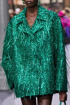 Valentino Spring 2023, Sequin Coats, Spring 2023 Ready To Wear, 2023 Ready To Wear, Spring 2023, Vogue Fashion, Looks Style, Event Dresses, Fashion Pictures