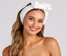 Upgrade your beauty routine with a headband that keeps tresses in place! Perf for applying your fav skincare products, face washing, and makeup application—this gem is a must! The plush headband features a stretchy fit for comfortable wear and a cute bow-tie accent at the center. Complete with a face sheet mask and a matching lounge set for a spa night in, babe!  Fit & Features Stretchy elastic fit  Bow accent  Plush material Matching Lounge Set, Spa Night, Face Washing, Face Sheet Mask, Tie Headband, White Headband, Sheet Mask, Makeup Application, Lounge Set