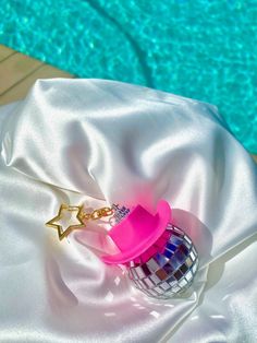 Fun pink cowboy hat on disco ball with a gold star keychain. Perfect gift for yourself or others. Cowboy Hat Disco Ball, Cowboy Disco, Star Keychain, Pink Cowboy Hat, Pink Cowboy, Pink Mushroom, Silver Keychain, Key Accessories, Pink Hat