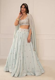 Indian Lengha Modern Simple, Lengha Modern, Shaded Lehenga, Scoop Neckline Blouse, Lehenga Simple, Modern Lehenga, Simple Lehenga, Lehenga Designs Simple, Lehnga Dress