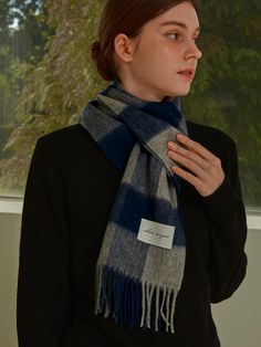 Composition : VIRGIN WOOL 100%Color : NAVYCountry of Origin : CHINA Wool Scarf, Scarf Accessory, Composition, The 100, Women Accessories, China, Wool, Navy, The Originals