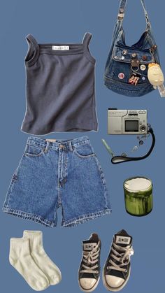 Lighthousecore Outfit, Obx Outfit Ideas, Surfer Aesthetic Outfits, Arthoe Aesthetic Outfit, Pattern Shorts Outfit, Outfits College Summer, Summer Outfits College, Summer Outfits Classy, Curvy Summer Outfits