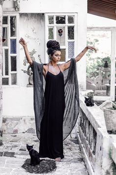 Black V-neck Maxi Dress For Wedding, Black Maxi Dress For Summer Wedding, Black V-neck Maxi Bridesmaid Dress, Look Kimono, Mantel Cape, Black Wedding Dress Gothic, Boho Witch, Dark Boho, Cape For Women