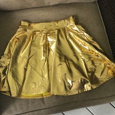 Small Gold Skirt Never Worn Gold Mini Skirt With Lining, Gold Lined Full Skirt, Gold Full Lined Skirt, Gold Lined Mini Skirt For Spring, Spring Gold Flared Skirt, Gold Flared Skirt For Spring, Casual Gold Skirt For Summer, Casual Gold Skirt, Casual Gold Skirt For Spring