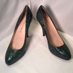 Claudia Ciuti Designer Heels Closed Almond Toe, Platform Pump Crocodile Textured Kid Leather Color-Forest Green (Karine) Size 7.5 Never Been Worn And Comes In Original Box Evening Heels With Crocodile Pattern And Round Toe, Office High Heels With Crocodile Pattern, Crocodile Pattern High Heels For Office, Green Almond Toe Heels For Formal Occasions, Formal Leather Heels With Crocodile Pattern, Elegant High Heels With Crocodile Pattern, Elegant Green Fitted Court Shoes, Elegant Fitted Green Court Shoes, Luxury Crocodile Pattern Heels For Formal Occasions