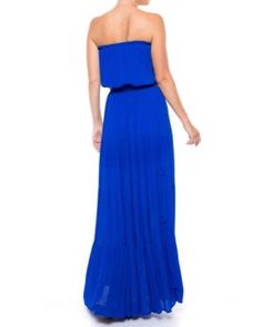 This strapless maxi dress is the most versatile dress you'll ever own! Perfect for date night or your next resort vacation, this dress can easily be dressed up or down and is sure to become a staple in your wardrobe for seasons to come. With an elasticized top neckline and true waist, this dress fits Queens of all shapes and sizes. This dress is fully lined to the knee and has a detachable, self tying belt at the waistline. The multi tiered skirt flows and flatters in all the right ways and the Comfy Maxi Dress, Rayon Crinkle, Top Neckline, Resort Vacation, Dresses Royal, Strapless Maxi, Strapless Maxi Dress, Versatile Dresses, Style Maxi Dress