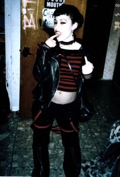 2010 Alternative Fashion, 2000 Mall Goth, Mallgoth Outfits 90s, Masc Alt Outfits For Women, Punk 2000s Aesthetic, 90s Emo Aesthetic, 2000 Goth Fashion, 2000s Metal Fashion, Goth Fashion 80s