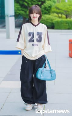 Kpop Idol Summer Outfit, Idol Summer Outfit, Punk Street Style, Idols Outfits, Airport Fits, Idol Outfit, Airport Outfits