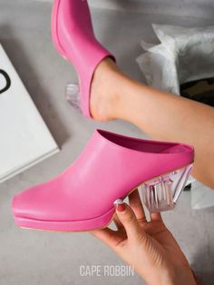 Verde militar De moda Collar     Embellished Trendy Mules With Reinforced Heel, Trendy Clear Synthetic Heels, Trendy Pink Heels With Clear Strap, Casual Clear Synthetic Heels, Casual Block Heel Shoes In Polyurethane, Casual Polyurethane Block Heels, Fuchsia Heels, Thick Calves, Muscular Legs