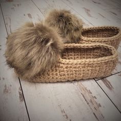 A beautiful pair of women's crochet slippers. Made of wool yarn they are so soft, warm, cozy to wear and have a lot of bulk for extra comfort. These slippers have eye-catching accent - fur pom pom. You can easily take off the pom pom, if you need to wash slippers. Soles are covered with latex, which makes them not slippery to walk and give it a longer life. Pom poms colors - white, beige, gray, black. You can select slippers color in option field. Don't forget to write pom poms color in note fie Cozy Crochet Slippers For Winter, Crochet Round Toe Slippers For Winter, Winter Crochet Slippers With Round Toe, Cozy Yarn Slippers With Round Toe, Slippers Fur, Crochet Slipper Boots, Purple Slippers, Bride Slippers, Shoes Crochet