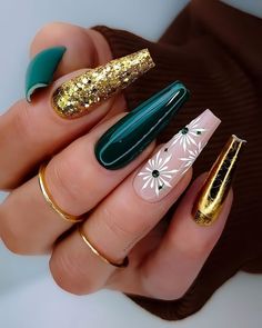 Explore the Most Beautiful Green Nail Art Collection for a Fresh and Unique Look Xmas Nails Green And Gold, Green Gold Nails Christmas, Green And Gold Nails Christmas, Green Ballerina Nails, Green And Gold Nails Ideas, Green Gold Christmas Nails, Green Gold Nails Ideas, New Year's Nails Design, Christmas Nails Green And Gold