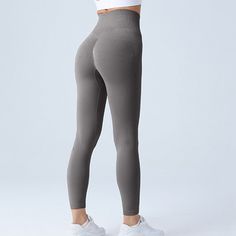 Información del Producto:
 Adecuado para deportes: deportes yoga fitness ocio
 Género aplicable: Mujer
 Temporada adecuada: verano, invierno, primavera, otoño.
 Serie: pantalones de yoga
 Imagen: Señora
 Nombre de la tela: fibra química mezclada
 Composición de la tela: nailon/nylon
 Contenido de la tela: 95 (%)
 Talla: S (40-50 kg), Mﾠ(50-57,5 kg)ﾠ, Lﾠﾠ(57,5-65 kg) 




 Características: Pantalones deportivos para correr.
 Producto: Pantalones deportivos  
Punto de venta; Pantalones deportivos Peach Butt para mujer.

 Lista de embalaje: 1 * pantalones High Stretch Gray Activewear For Light Exercise, Gray High Stretch Activewear For Light Exercise, Gray High-stretch Activewear For Light Exercise, Gray Micro-elastic Breathable Activewear, Gray High Stretch Breathable Activewear, Gray Breathable High Stretch Activewear, Gray High-stretch Breathable Activewear, Solid Seamless Yoga Pants For Gym, Solid Seamless Yoga Pants For Workout