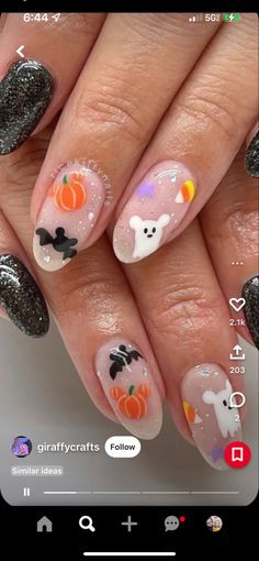 Disney Halloween Nails, Disneyland Nails, Disney Inspired Nails, Disney Acrylic Nails, Black Halloween Nails, Mickey Nails, Holloween Nails, Halloween Acrylic Nails, Cute Halloween Nails