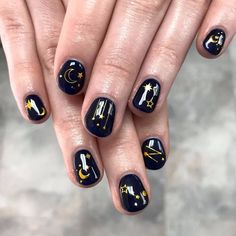 This is the next manicure everyone is getting after the lockdown, according to the nail artists Black Star Nails, Dark Nail Art, Galaxy Nail Art, Witchy Nails, May Nails, Moon Nails, Galaxy Nails, Gel Nails Diy