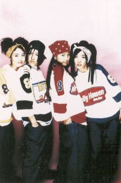 90s Outfit Ideas Hip Hop, Early 2000s Kpop Fashion, 1990 Korean Fashion, 90s Street Fashion Hip Hop, 2000 Asian Fashion, 90s Kpop Outfit, 2000 Korean Fashion, 2000s Fashion Korea, 2000s Kpop Fashion