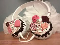 auriculares kawaii cute decora japón sony Sweetie Cupcakes, Crown Headphones, Custom Headphones, Choco Biscuit, Phone Things, Head Phones, Cute Headphones, Food Accessories, Tiny Food