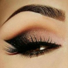 Party Makeup Brown Eyes, Trucco Smokey Eye, Cat Eye Tutorial, Cat Eye Makeup Tutorial, Eyeliner Glitter, Makeup Ojos, Gold Smokey Eye, Trendy Eyeshadow, Smokey Eyeshadow