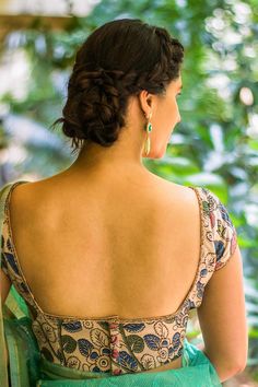 Beautiful Open back choli blouse, from Ready to shop blouses | House Of Blouse @houseofblouse lovely hair too, via @sunjayjk Back Open Blouse Designs, Back Open Blouse, Ikat Blouse Designs, Trending Blouse, Designer Blouses Online