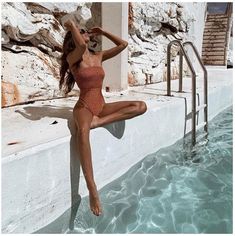 @bellaakeft inspo for @ny_scene Pool Photography, Moment Photography, Style College, Beach Photoshoot