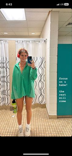 Chill Dinner Outfit Summer, Beachy Aesthetic Shoes, Comfy Beachy Outfits, Lexi Hidalgo Workout Outfits, Boho Gym Outfit, Hippie Gym Outfit, Lex Hidalgo Outfits, Lexi Hildago Outfits, Summer Lake Day Outfit