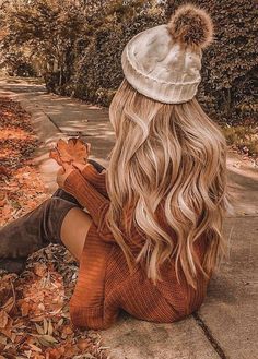 Photographie Indie, Mode Tips, Foto Casual, Brown Blonde Hair, Fall Photoshoot, Easy Hairstyles For Long Hair, Cute Fall Outfits, Autumn Photography