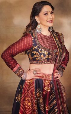 Full Sleeves Blouse Designs, Lengha Blouse Designs, Movie Icon, Corner Wardrobe, Full Sleeve Blouse, Happy Dresses