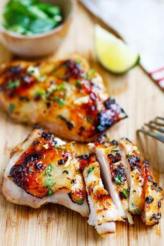 Chili lime chicken - moist and delicious chicken marinated with chili and lime and grill to perfection. Best Grilled Chicken Recipe, Tequila Lime Chicken, Chili Lime Chicken, Rasa Malaysia, Low Fodmap Recipes, Paleo Chicken, Chili Lime, Grilled Chicken Recipes, Fodmap Recipes