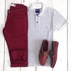 Burgundy Chinos, Maroon Pants, Costume Noir, Red Jeans, Red Pants, Men's Wardrobe