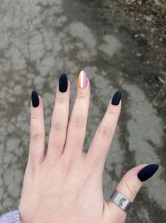 Pride Nails Lesbian Flag, Lesbian Nail Designs, Lesbian Nails Two Short, Subtle Emo Outfits, Lesbian Manicure Nails, Lesbian Nails Design, Non Binary Nails, Lesbian Flag Nails, Lesbian Pride Nails