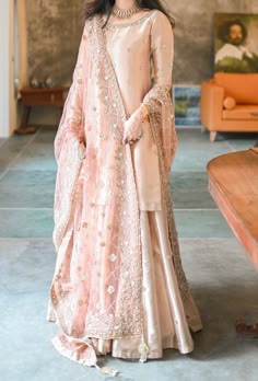 Desi Dress, Pakistani Wedding Outfits, Pakistani Dresses Casual, Pakistani Fancy Dresses, Pakistani Fashion Party Wear, Beautiful Pakistani Dresses, Simple Pakistani Dresses, Pakistani Bridal Wear, Designer Party Wear Dresses