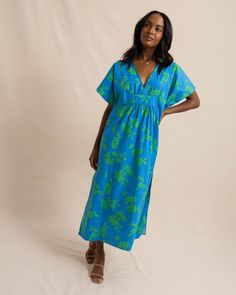 Maximize style and comfort in our flowing, flowery caftan. Designed with versatility in mind, this 52” maxi length caftan doubles as a chic cover-up or a casual summer dress. Crafted from 100% cotton, the deep V-neck, flattering center panel, side slits, and unlined construction offers breathability and ease of movement. Style: 10964 Swedish Blue, Womens Size Chart, Casual Summer Dresses, Deep V Neck, Summer Casual, Summer Dress, Cover Up, Womens Sizes, Summer Dresses