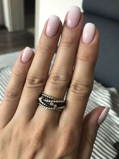 Baby boom nail trend the beloved delicate manicure on Instagram in Nail Wedding, Baby Boomers Nails, Matte Pink Nails, Pretty Manicures, Cute Pink Nails, Ombre Manicure, Nagellack Trends, Pink Glitter Nails