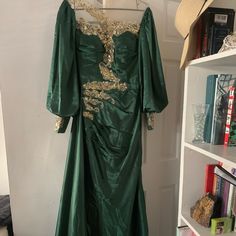 Beautiful Dress But Doesn’t Fit Me. Has A Really Nice Shine And Amazing Fabric Green Mother Of The Bride Dress For Banquet, Festive Green Evening Dress For Banquet, Green Formal Evening Dress For Festive Occasions, Holiday Formal Green Gown, Formal Holiday Green Gown, Green Evening Dress For Gala Festive, Festive Green Evening Dress For Gala, Festive Green Evening Gown, Green Silk Formal Gown