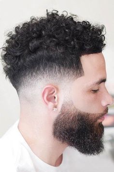 Temp Fade Haircut, Blowout Haircut, Low Taper Fade Haircut, High And Tight Haircut, Men's Curly Hairstyles, Curly Hair Fade, Military Haircut, Curly Undercut, Low Fade Haircut