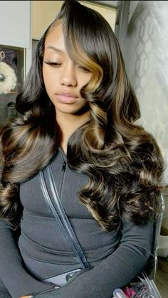 Sew In Hairstyles For Prom, Side Part Highlight Quick Weave, Highlight Sew In, Side Part Sew In With Highlights, 16th Birthday Hairstyles, Hairstyle Quick Weave, Quick Weave With Highlights, Sew In With Color, Hairstyle Black Women