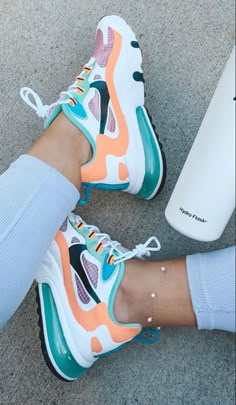 Nike Shoes Girls, Trendy Shoes Sneakers, Kicks Shoes, All Nike Shoes, Fresh Shoes, Cute Sneakers, Fancy Shoes