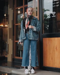 Denim Jacket Outfit Hijab, Sports Clothes Fashion, Dark Blue Denim Jacket, Statement Scarf, Teenage Outfits