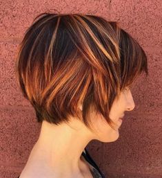 Short haircuts that are stop-you-in-your-tracks gorgeous Copper Highlights, Choppy Bob Hairstyles, Balayage Blonde, Hair 2018