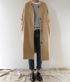 Minimalisticky Chic, Mantel Styling, Stile Casual Chic, Minimalist Street Style