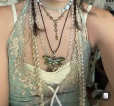 Outfits With Lots Of Accessories, Earthy Core, Long Necklace Outfit, Gothic Spring, Beaded Necklace Outfit, Bracelets And Necklaces, Jewelry Lookbook, Funky Jewelry, Swaggy Outfits