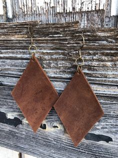 Diy Leather Earrings, Earrings Diamond, Free Earrings, Homemade Jewelry, Pants With Pockets, Top Drawer